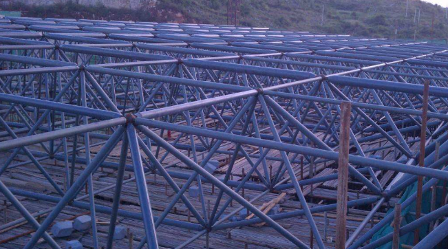 鹤岗概述网架加工中对钢材的质量的过细恳求